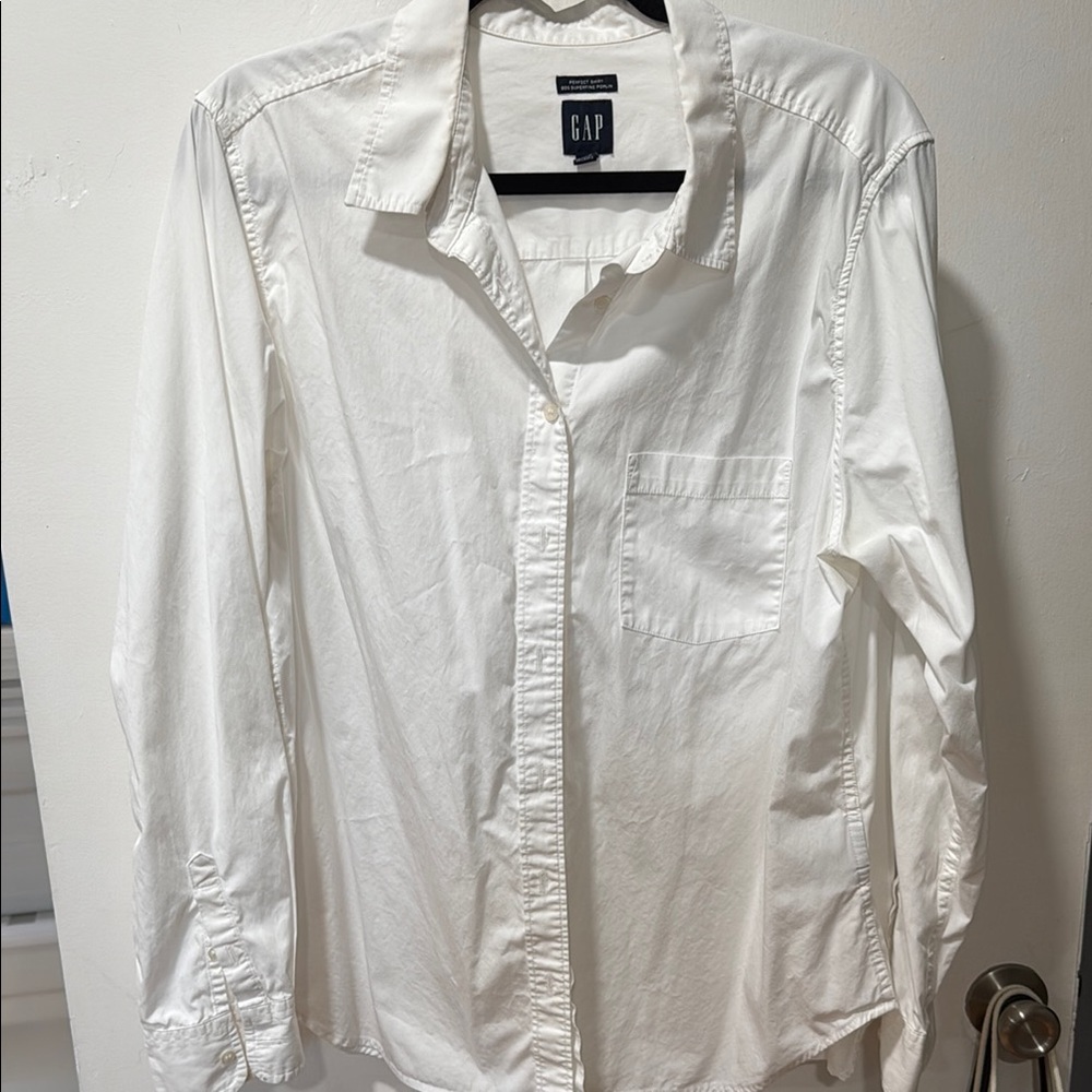 GAP Men's White Shirt